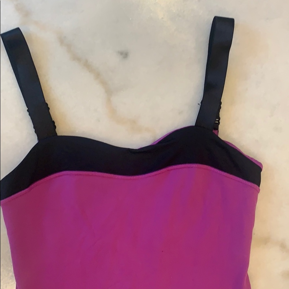 Lululemon workout Tank - Picture 2 of 5